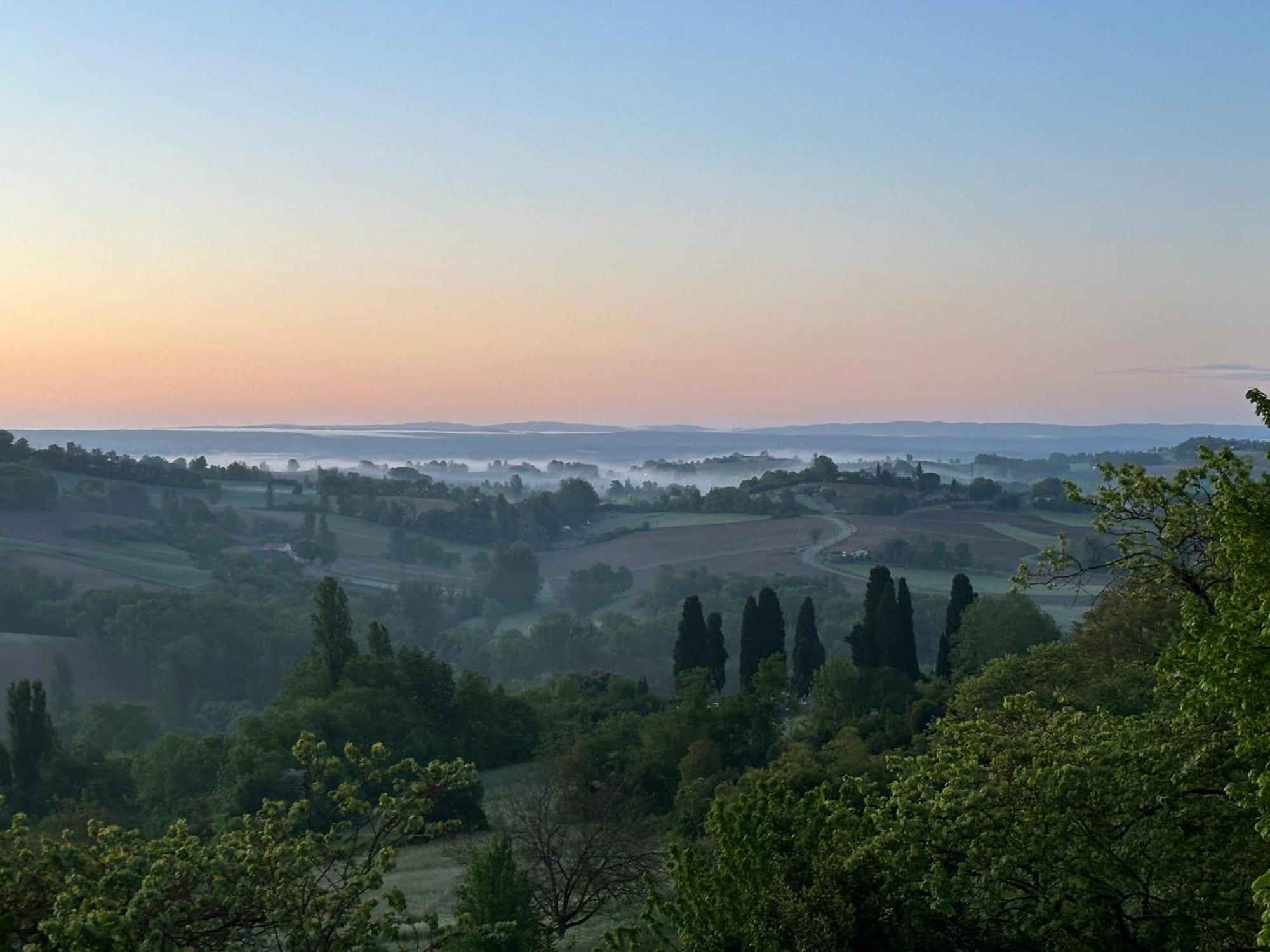Bed and Breakfast Les Trois Terrasses Montpezat-de-Quercy Exterior foto